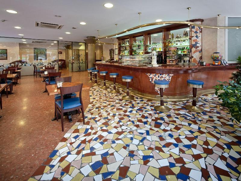 Hotel Gaudi Reus Exteriör bild
