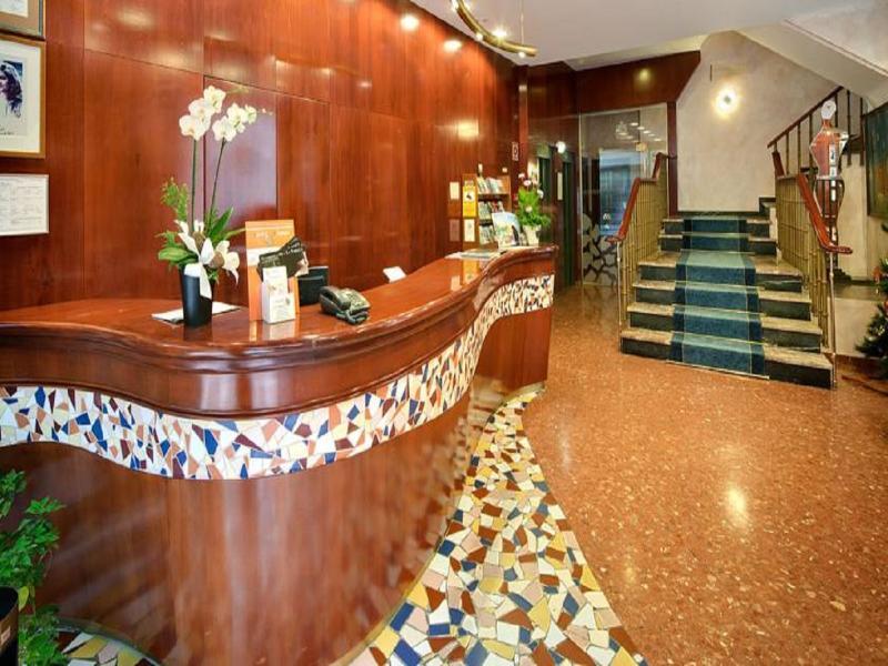 Hotel Gaudi Reus Exteriör bild