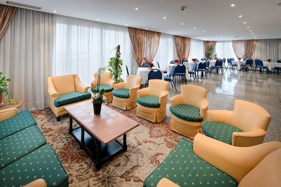 Hotel Gaudi Reus Exteriör bild
